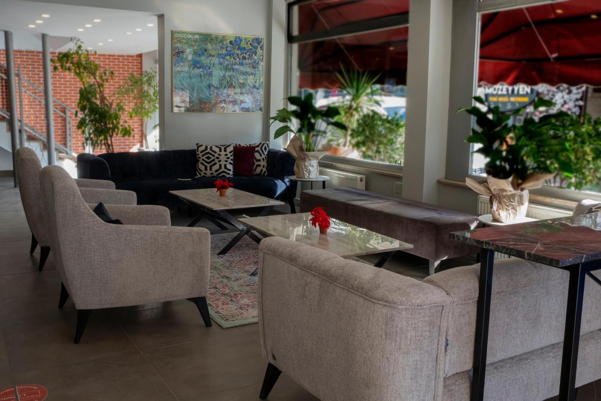 Park Hotel أديرني المظهر الخارجي الصورة