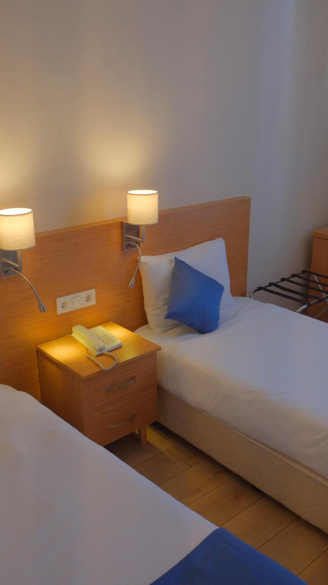Park Hotel أديرني المظهر الخارجي الصورة